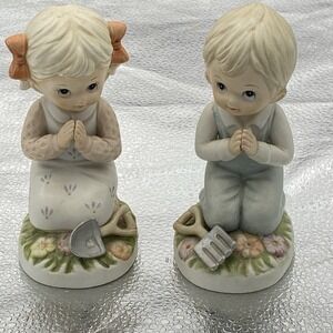 Vintage Homco Gardening Boy and Girl Figurines  Set 1452 Praying Pair‎ Decor 80s